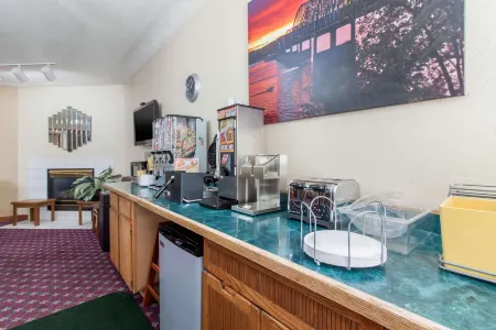 Econo Lodge Oacoma Отели в г. Запад Пойнт Тауншип