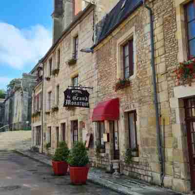 le grand monarque donzy Hotel Exterior