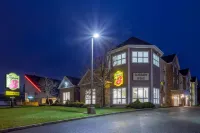 Super 8 by Wyndham Quebec City Hotels in L'Ancienne-Lorette