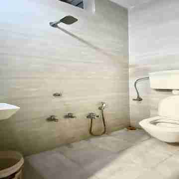 OYO 83321 Vraj Guest House Others