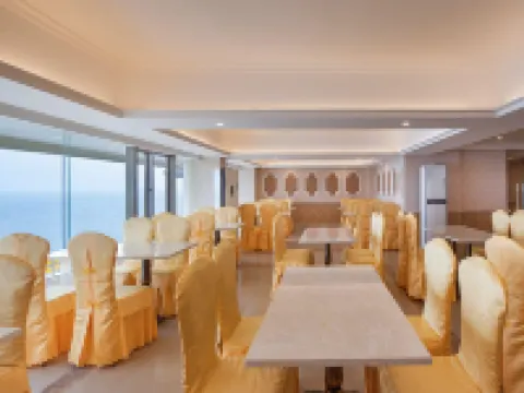 Vienna Hotel (Yangxi Moon Bay) Hotels in Yangxi