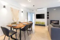 Villa Ismini 3 Bedrooms with Pool , Sea View and e-Car Charger. Hotels in Pigi