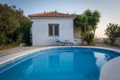 Apartment with Pool and Panorama View - 홈스테이