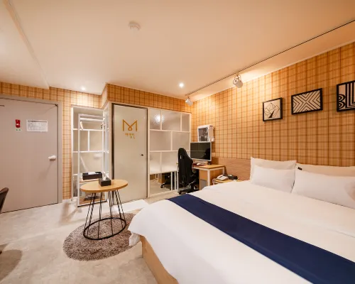 Suwon Marilyn Hotels near Maetan Park