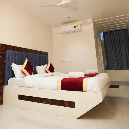 S V Royal Luxury Rooms