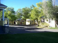 Lamplighter Cabins & Suites Hotels in Helena
