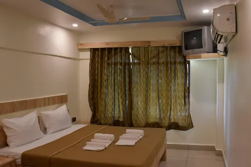 Riverside Inn Hotels in Goshatwadi