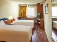 宜必思蒙特雷機場飯店