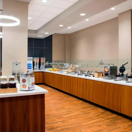 SpringHill Suites Orlando at Flamingo Crossings® Town Center/Western Entrance