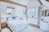 Windy Walls - 3 Bedroom Holiday Home - Rhossili Hotel dekat Rhossili Beach