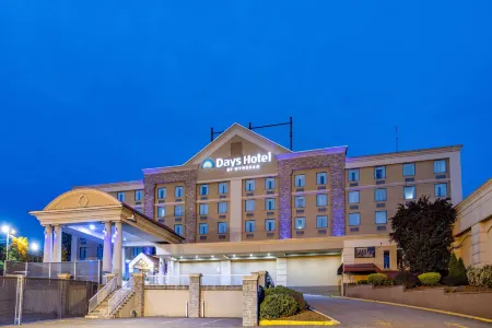 Days Hotel by Wyndham North Bergen /NYC Area