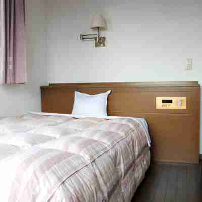 Toyokawa Business Hotel Rooms