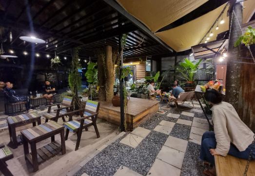 3. 골든 하우스 호..