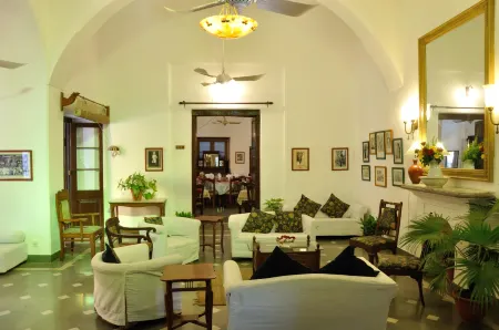 Hotel Sukhdham Kothi Отели рядом с достопримечательностью «Jagmandir Palace»