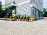 An Binh Hotel - parking