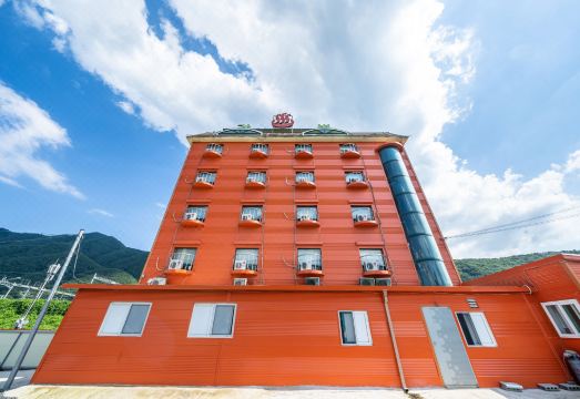 깔끔한 리모델링 객실