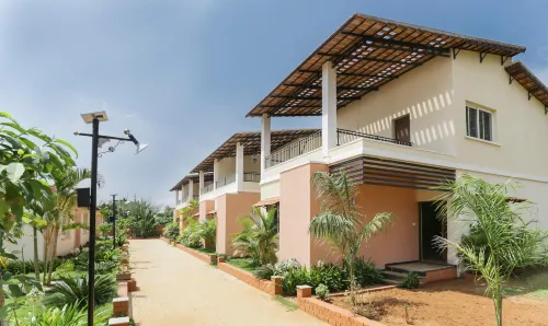 Treebo Laa Gardenia Resort, Nilavoor Lake Hotels in Yelagiri