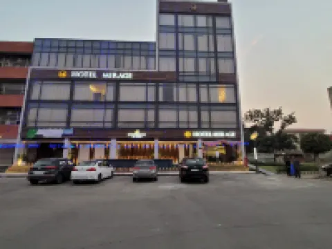 ホテル ミラージュ サヒブザダ・アジット・シン・ナガーのホテル