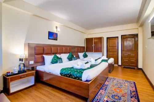 Muscatel BhumSang - 200 MTS from Mall Road