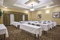 La Quinta Inn & Suites by Wyndham New Iberia Hotels in New Iberia