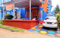 Villa Hello Kitty Puncak Hotels in Tanjungsari