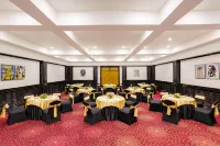Lemon Tree Hotel, Indore - breakfast