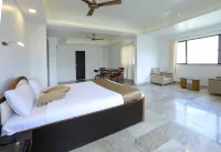 Sunrise Hill Resort Hotels in Kune N.m.