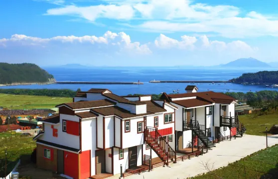 南海郡藍軒旅館