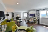 Prestige Mountain Resort Rossland Hotels near VISAC Gallery