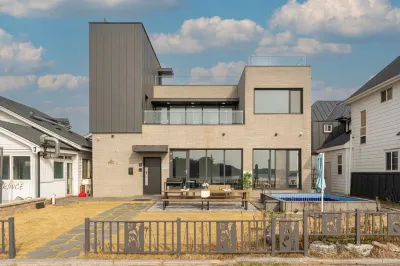 Daebudo Artico Private Pension 365 대부도 캠핑시티附近的飯店