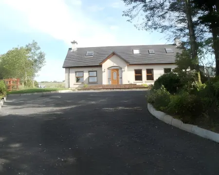 Teach an Cheoil Hotels in Ballycastle