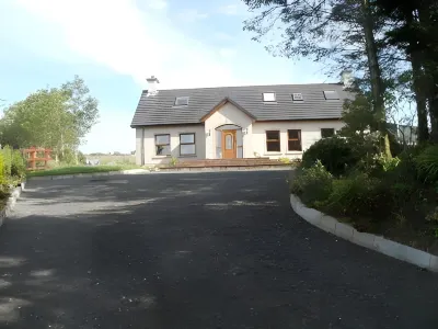 Teach an Cheoil Hotels near Cushendall Library