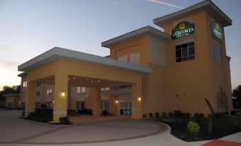 Motel 6 Joshua, TX