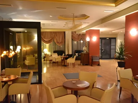 Queens Leriotis Hotel