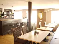 Hotel Gasthaus Zur Sonne - parking
