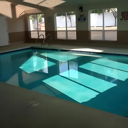 Economy Inn & Suites