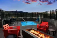 The Hoffmann Hotel Basalt Aspen, Tapestry Collection by Hilton - Family