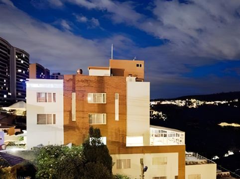 Hotel Stubel Suites & Cafe