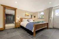 Awel y Môr - 3 Bedroom Cottage - Whitesands - WiFi