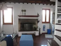 Casa Messi - Casa Messi a Vicolo Della Stella 35 Two-Bedrooms Apartment with Balcony Standard Rate Hotels in Sovana