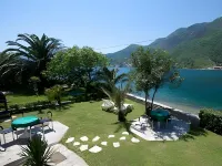 Apartments MaXhit Hotels in Tivat