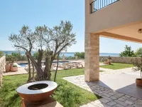 Grota Hotels in Opcina Jasenice