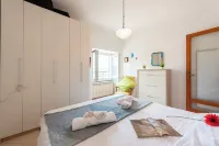 Kimera Del Parasio - Happy Rentals