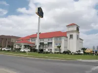La Quinta Inn & Suites by Wyndham Corpus Christi Airport