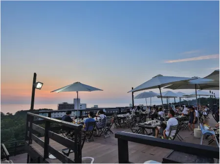 Grampus Inn Shirahama Отели рядом с достопримечательностью «Senjojiki»