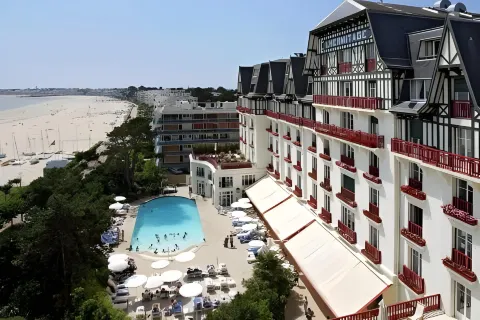 Hôtel Barrière l'Hermitage