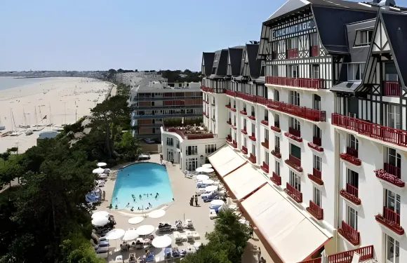 埃米塔日呂西安巴里亞酒店