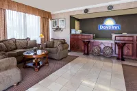 Super 8 by Wyndham Red Deer City Centre Hotels in Red Deer