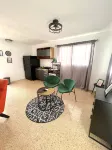 Garden Studio with Pool,Parking Near Airport