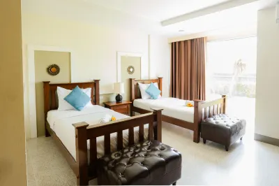 Grand MyHome Hotel Các khách sạn gần Wat Siri Wattanaram